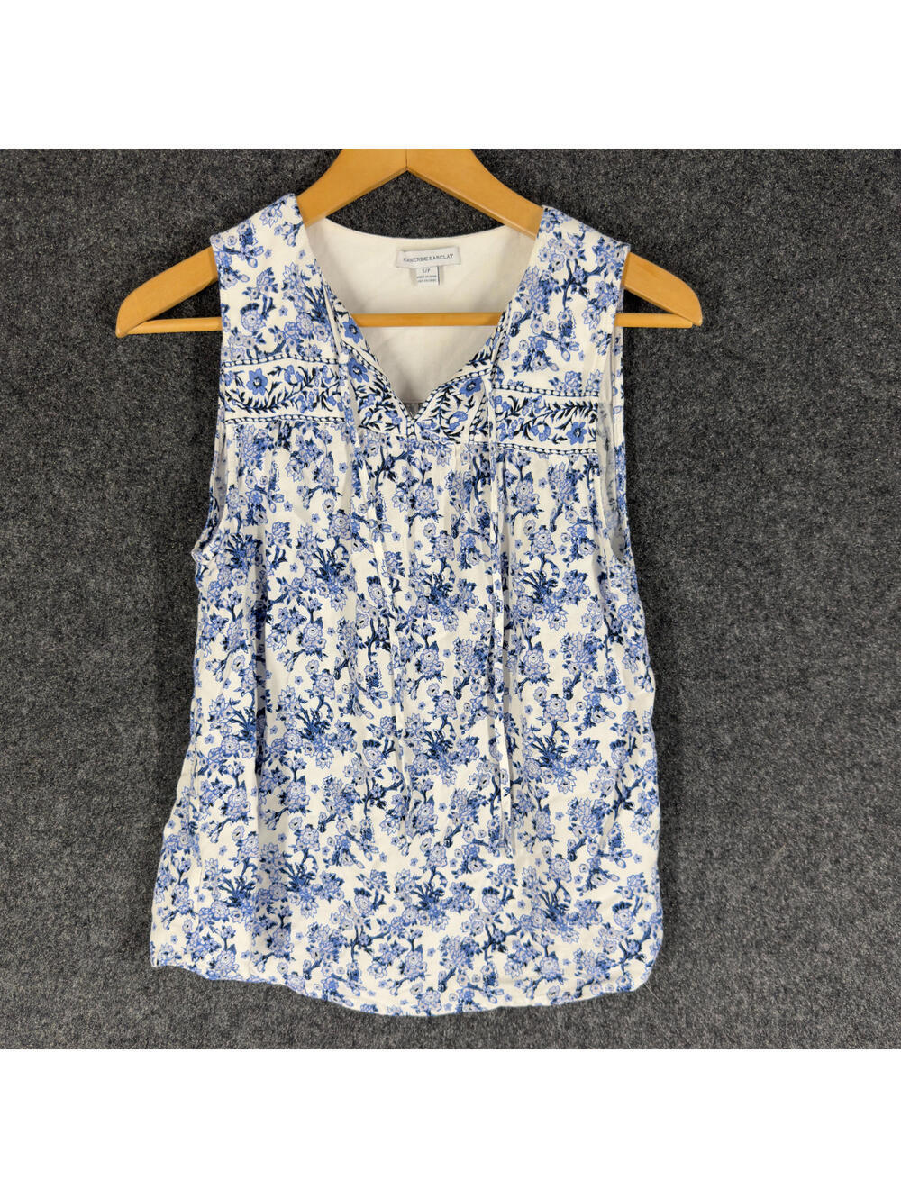 Katherine Barclay Blouse Women S Small White Floral V-Neck SLeeveless Tasseled